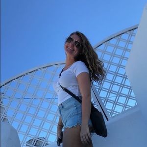 Meet your Posher, Davis